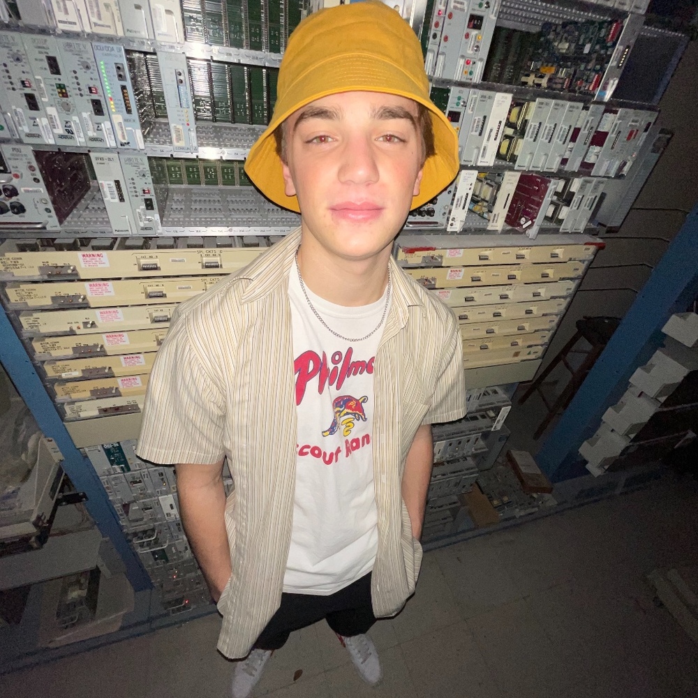 Meet your Posher, Ethan